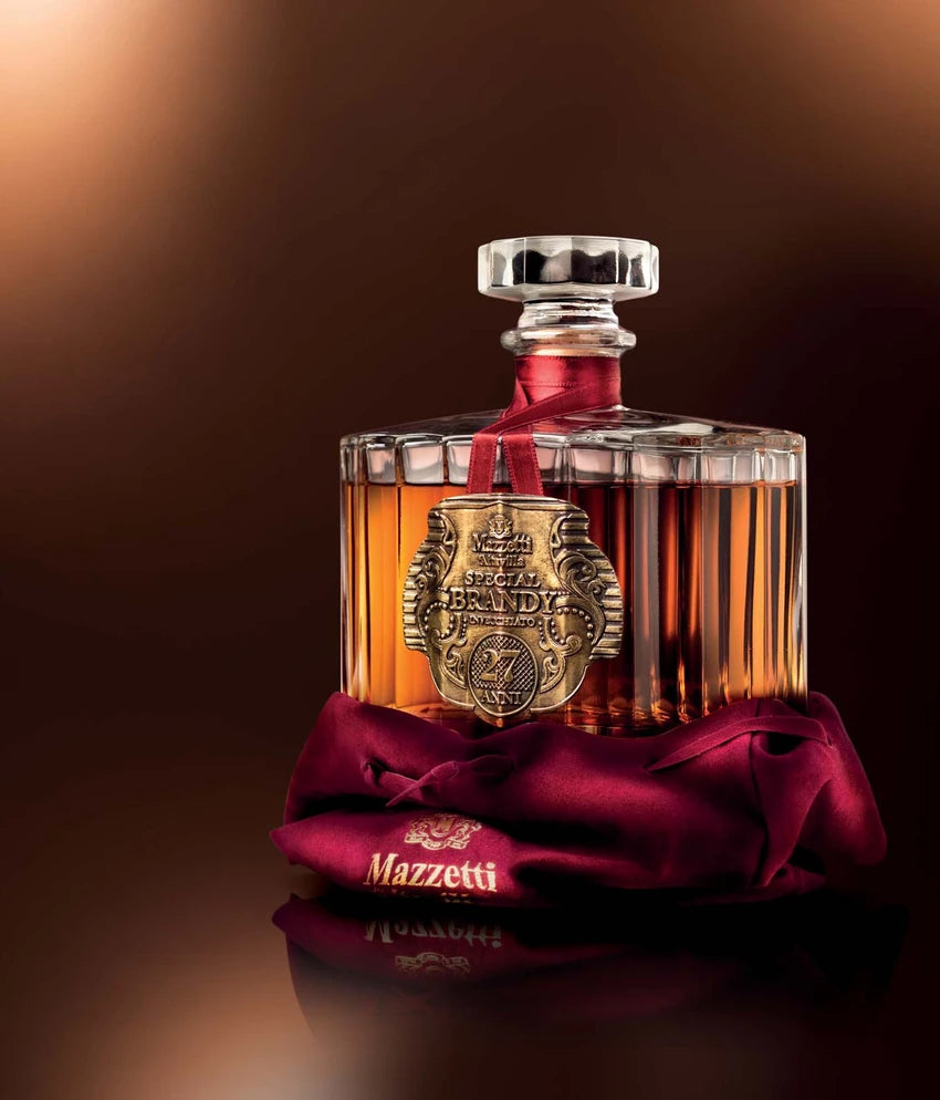Mazzetti Special Brandy Invecchiato 27 Anni · 0,7 l · Samtbeutel · Magnum home & wine