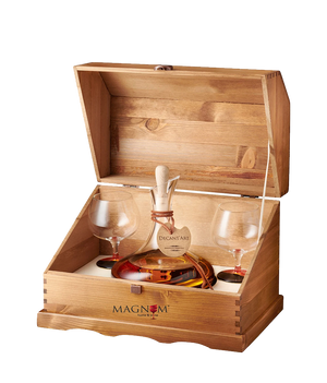 Mazzetti Grappa di Moscato Invecchiata "Leonadro da Vinci" | Holzkiste inkl. 2 Gläsern & Dekanter